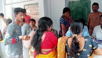 গুসকরায় ‘দুয়ারে সরকার’ ঘিরে মানুষের উৎসাহ