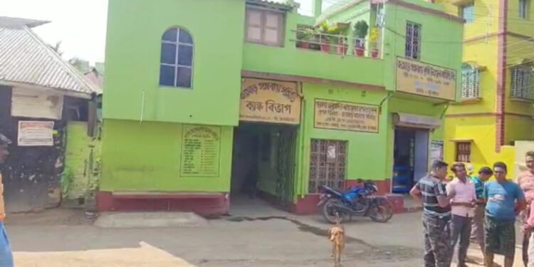 তৃণমূলের গোষ্ঠীদ্বন্দ্বে একসাথে ৮ সদস্য পদত্যাগ করায় অচলাবস্থা বর্ধমানের জামার সমবায় সমিতিতে