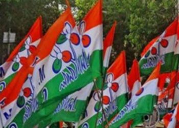 দলের অভ্যন্তরে গোষ্ঠীদ্বন্দ্ব কিভাবে ম্যানেজ করবেন তৃণমূল সুপ্রীমো ?