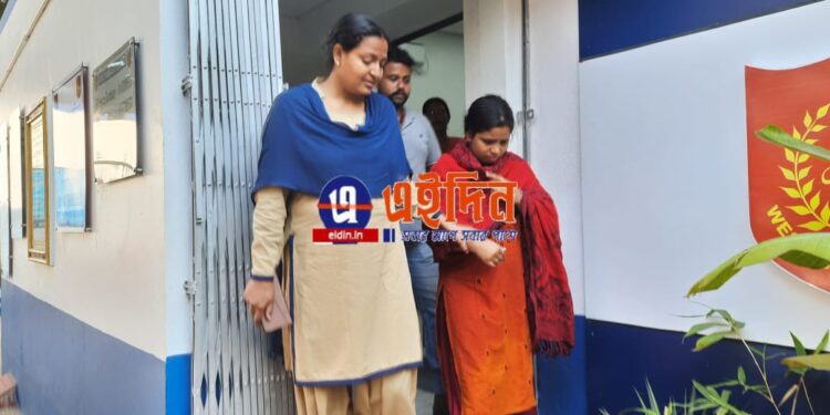 কাটোয়ায় গ্রেফতার সম্পন্ন ঘরের বধু গহনা চোর ‘পুষ্পা’