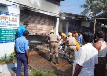 গলসির হাসপাতালের গোড়াউনে অগ্নিকাণ্ড