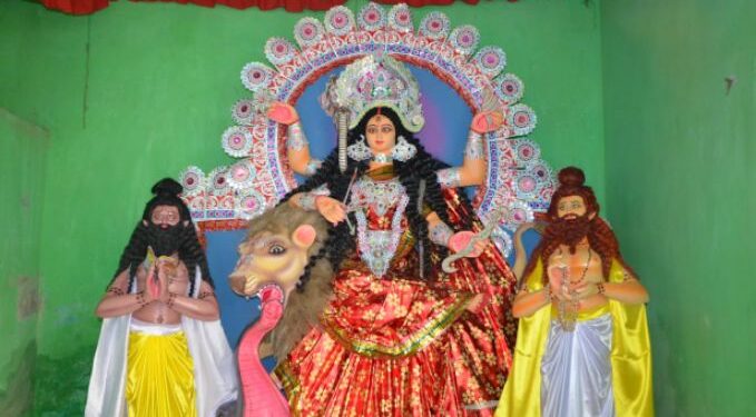 জগদ্বাত্রী পুজো : কেতুগ্রামের কবিয়ালদের গ্রামে জমজমাট কবিগানের আসর