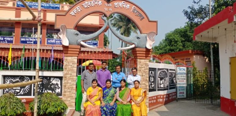 জগদীশ চন্দ্র বসুর স্মৃতি বিজরিত ফলতার ‘হাটের স্কুল’ দৃষ্টান্ত সৃষ্টি করেছে রাজ্যে