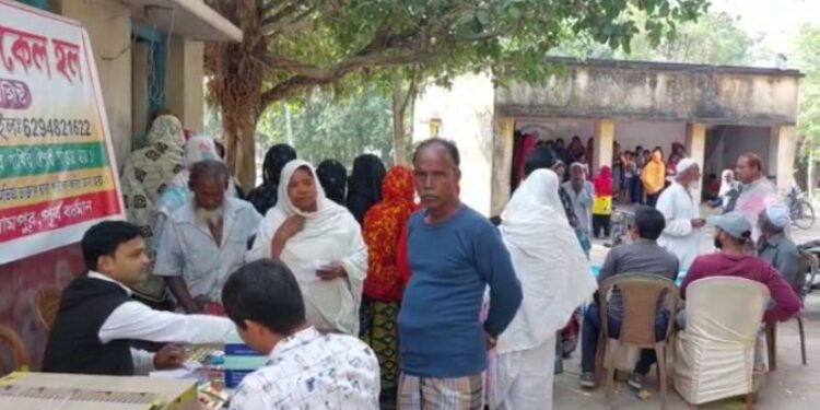পূর্বস্থলীতে দুঃস্থদের জন্য আয়োজন করা হল বিনামূল্যে স্বাস্থ্য পরীক্ষা শিবির