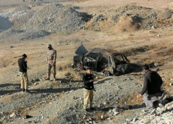 পাকিস্থানে পুলিশের গাড়িতে আত্মঘাতী হামলা, নিহত ৩, আহত ৩০