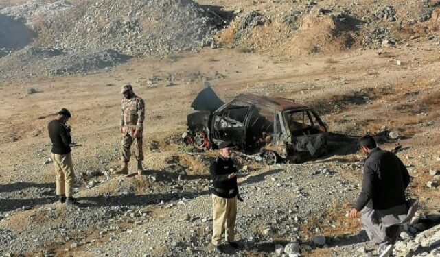 পাকিস্থানে পুলিশের গাড়িতে আত্মঘাতী হামলা, নিহত ৩, আহত ৩০