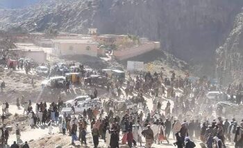 ১২ জন মহিলা-পুরুষকে প্রকাশ্যে বেত্রাঘাতের সাজা দেওয়ার সময় মোটরসাইকেল চুরি হল তালিবান জঙ্গির