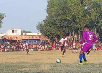 মরহুম হালিম-হালিমা স্মৃতি ফুটবল ঘিরে মেতে উঠল আউশগ্রামের গেঁড়াই গ্রাম