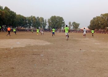 আউশগ্রামে ফুটবল প্রতিযোগিতায় বিজয়ী দুর্গাপুর জঙ্গলমহল