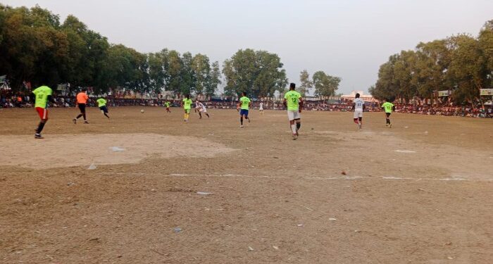 আউশগ্রামে ফুটবল প্রতিযোগিতায় বিজয়ী দুর্গাপুর জঙ্গলমহল