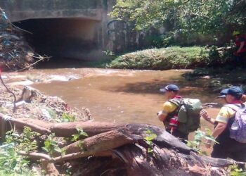 জোহানেসবার্গের জুকস্কেই নদীর তীরে ধর্মীয় অনুষ্ঠান চলাকালীন হড়পা বানে বন্যায় নিহত ৯, নিখোঁজ ৮