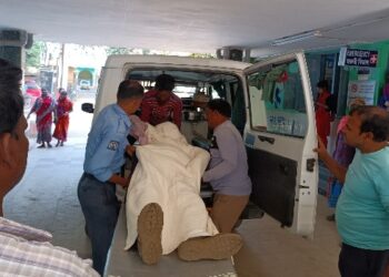 ভাতারে স্কুটি আরোহী বৃদ্ধকে পিষে দিয়ে পালালো বেপরোয়া গতির মারুতি