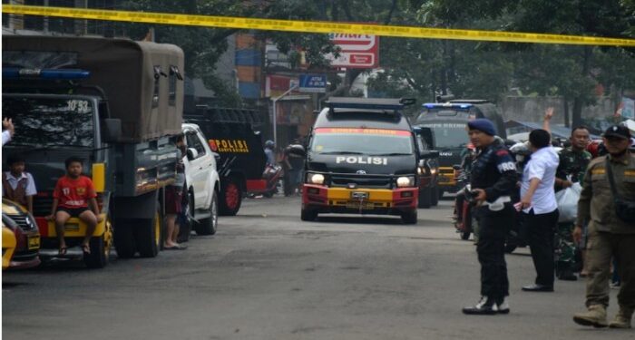 ইন্দোনেশিয়ায় পুলিশ স্টেশনে আত্মঘাতী বোমা হামলায় নিহত ১, আহত অন্তত ১০