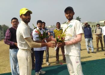 গুসকরায় শুরু হল টি-২০ ক্রিকেট প্রতিযোগিতা