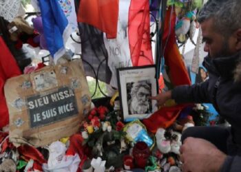 সন্ত্রাসবাদী হামলার ঘটনায় যুক্ত ৮ জঙ্গিকে জেলে পাঠালো ফরাসি আদালত