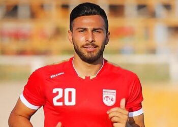 মৃত্যুদণ্ডে দণ্ডিত হওয়ার পর আতঙ্কে অসুস্থ হয়ে পড়েছেন ইরানি ফুটবলার আমির নাসর-আজাদানি