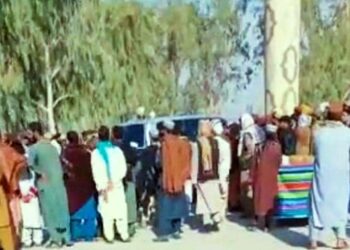 স্টেডিয়ামের মধ্যে প্রকাশ্যে মৃত্যুদণ্ড কার্যকর করল তালিবান