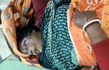 Bhatar  : ঘুমন্ত মহিলার উপর প্রাণঘাতী হামলা, মৃত মনে করে মালা পড়িয়ে পালালো হামলাকারী