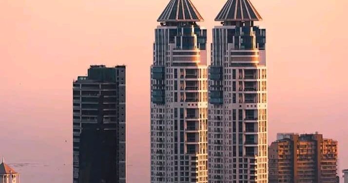 Mumbai : ইম্পেরিয়াল টুইন টাওয়ারে স্টান্টবাজি করতে গিয়ে গ্রেফতার দুই রাশিয়ান ইউটিউবার