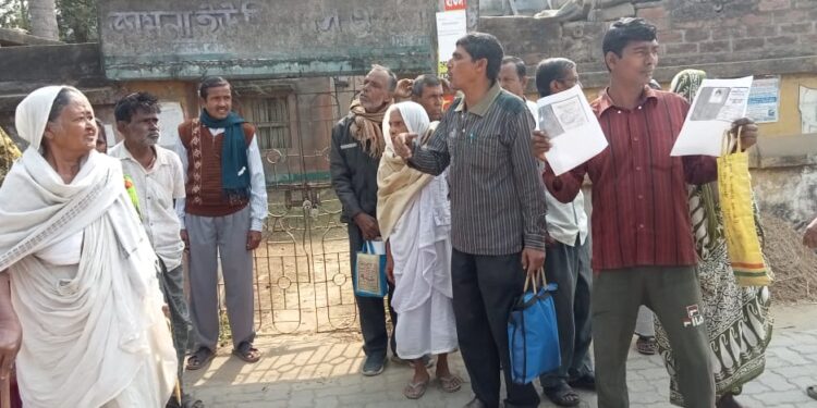 Monteshwar : আবাস যোজনা কেলেঙ্কারি ও সমবায়ের অর্থ তছরুপ, দূর্নীতি ইস্যুতে নাজেহাল অবস্থা তৃণমূলের