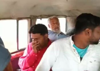 আবাস যোজনা প্রকল্পের সহায়ক পরিচয় দিয়ে অভিনব প্রতারণা, পুলিশের জালে চক্রের দুই পান্ডা