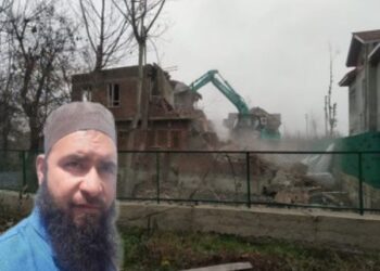 জম্মু ও কাশ্মীরে জইশ-ই-মহম্মদ সন্ত্রাসবাদীর বাড়ি বুলডোজার দিয়ে গুঁড়িয়ে দিল প্রশাসন