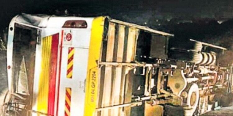 মহারাষ্ট্রে স্কুল বাস দুর্ঘটনায় নিহত ২ পড়ুয়া, আহত ৪৭