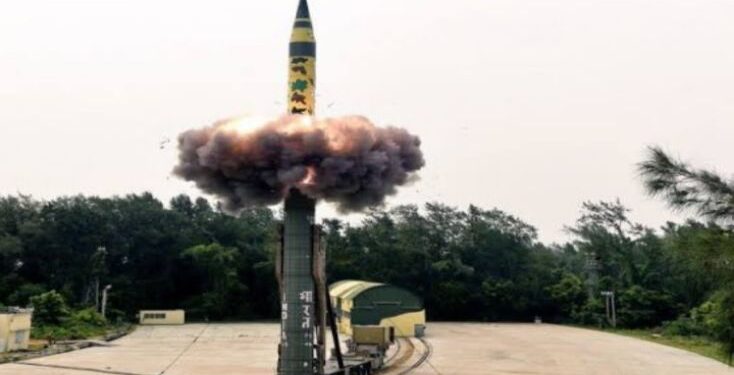 ইন্টার-কন্টিনেন্টাল ব্যালিস্টিক মিসাইল অগ্নি-৫ এর সফল উৎক্ষেপন করল ভারত