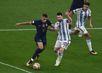 Fifa World Cup 2022 : আর্জেন্টিনার ২ গোল শোধ করল ফ্রান্স,খেলা গড়াল অতিরিক্ত সময়ে