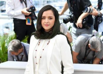 বিক্ষোভে সমর্থন করায় জনপ্রিয় অভিনেত্রীকে গ্রেপ্তার করেছে ইরানি কর্তৃপক্ষ