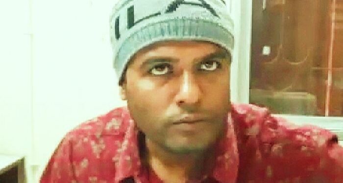 সরকারী দপ্তরে বসে গালিগালাজ ও দুর্ব্যবহার, জামালপুরের বিএলআরওর শাস্তি চেয়ে জেলাশাসকের দ্বারস্থ গ্রামবাসী