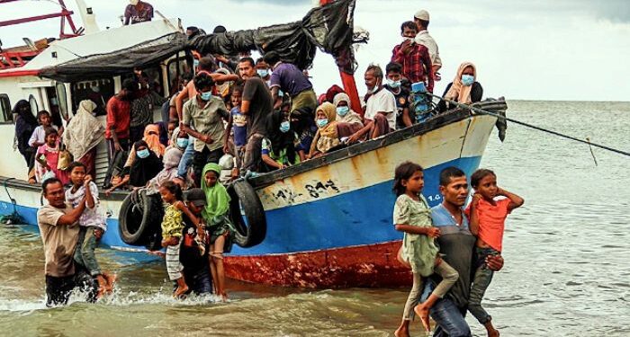 বাংলাদেশের কক্সবাজার ছেড়ে পালানো ১৮০ রোহিঙ্গার নৌকাডুবিতে মৃত্যু