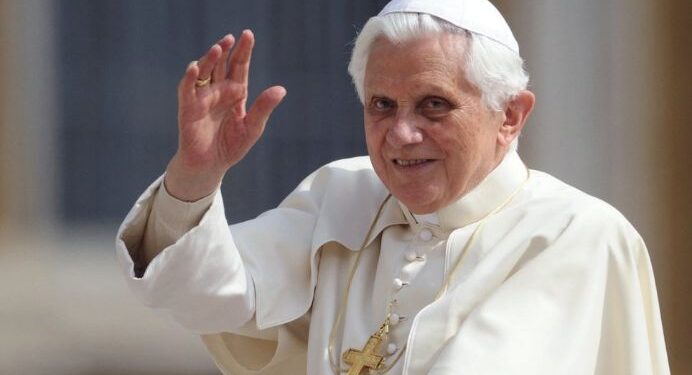 প্রাক্তন খ্রিষ্টান ধর্মগুরু পোপ ষোড়শ বেনেডিক্টের জীবনাবসান