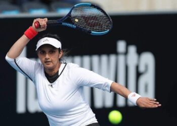 পেশাদার টেনিস ক্যারিয়ার থেকে অবসরের ঘোষণা করেছেন সানিয়া মির্জা