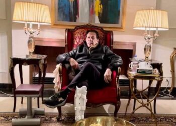 দেশে হামলা ঠেকাতে সরকারকে তালিবানের সঙ্গে আলোচনার পরামর্শ দিলেন ইমরান খান