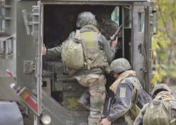 কুপওয়ারায় তুষারপাতের সময় গভীর খাদে গাড়ি পড়ে শহীদ ৩ সেনা