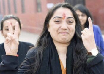 খুনের হুমকির কারনে আত্মরক্ষার জন্য অস্ত্র লাইসেন্স পেয়েছেন নূপুর শর্মা