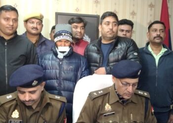 উত্তরপ্রদেশের পুলিশের হাতে গ্রেফতার  বাংলাদেশি কুখ্যাত ডাকাত আসলাম খান