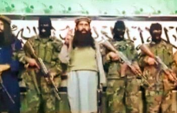 প্রাক্তন সৈনিককে পিটিয়ে মেরে মৃতদেহ প্রকাশ্যে ঝুলিয়ে দিল তালিবানরা