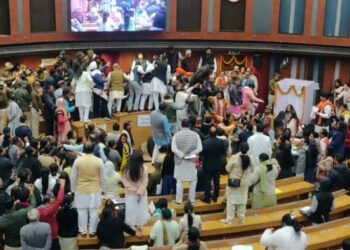 এএপি এবং বিজেপির সংঘর্ষে স্থগিত দিল্লি মিউনিসিপ্যাল ​​কর্পোরেশনের মেয়র এবং ডেপুটি মেয়র নির্বাচন