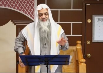 “ইয়া আল্লাহ ইসলামের শত্রু ও কাফেরদের নিশ্চিহ্ন করো”- কানাডার ইমামের প্রার্থনায় সমালোচনা বিশ্বজুড়ে