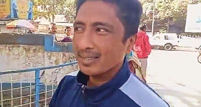 Jalpaiguri : পরোপকার করে গ্রেফতার হলেন স্বেচ্ছাসেবী সংস্থার কর্ণধার, বেশি ভাড়া চেয়েও রেহাই তৃণমূলপন্থী অ্যাম্বুলেন্স অ্যাসোশিয়েশনের