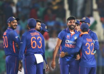 শ্রীলঙ্কার বিরুদ্ধে তৃতীয় ওডিআইতে ৩১৭ রানে জিতলো ভারত