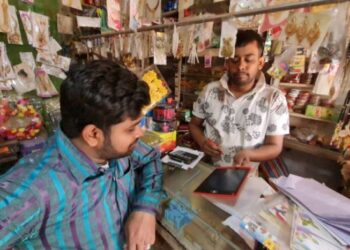 পাথরের স্লেট-চক অতীত, সরস্বতী পুজোয় সন্তানের হাতেখড়ি দিতে ডিজিটাল স্লেটই পছন্দ অবিভাবকদের