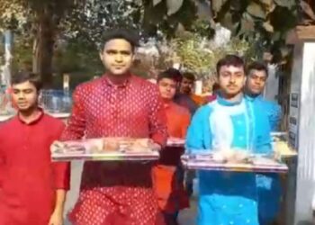 রীতি মেনে সরস্বতী পূজোর পরের দিন তত্ত্ব আদান প্রদান হল বর্ধমান বিশ্ববিদ্যালয়ের গোলাপবাগ ক্যাম্পাসে