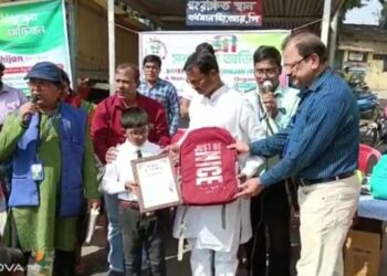 পথ শিশুদের নিয়ে ছেলের জন্মদিন পালন করলেন স্বেচ্ছাসেবী সংস্থার কর্নধার