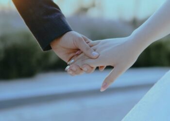 ১৬ বছরের কিশোরের সাথে যৌন সম্পর্ক ৩ সন্তানের মায়ের