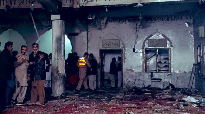 পেশোয়ারের মসজিদে আত্মঘাতী হামলার দায় স্বীকার করেছে তেহেরিক এ তালিবান পাকিস্তান