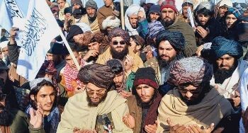 “ঘোরের লোকেরা কাফেরদের সামনে আত্মহত্যা করবে”- কোরান পোড়ানোর প্রতিবাদে ফরমান তালিবান মন্ত্রীর