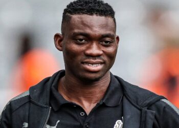 ভূমিকম্পে বিধ্বস্ত ভবনের ধ্বংসস্তূপ থেকে জীবিত উদ্ধার হলেন ঘানার ফুটবলার ক্রিশ্চিয়ান আতসু